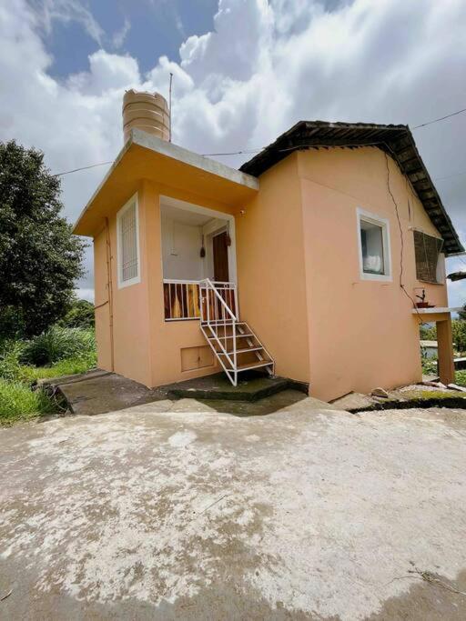 The Attic Library Villa Bir  Exterior photo
